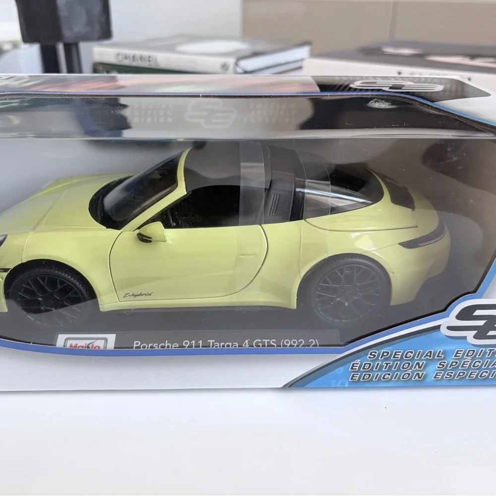 NWT Porsche 911 Targa 4 GTS Yellow Die-Cast Toy Car Special Edition